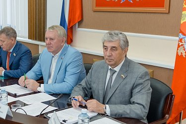 Депутаты Заксобрания инициировали проверку роста цен на АЗС
